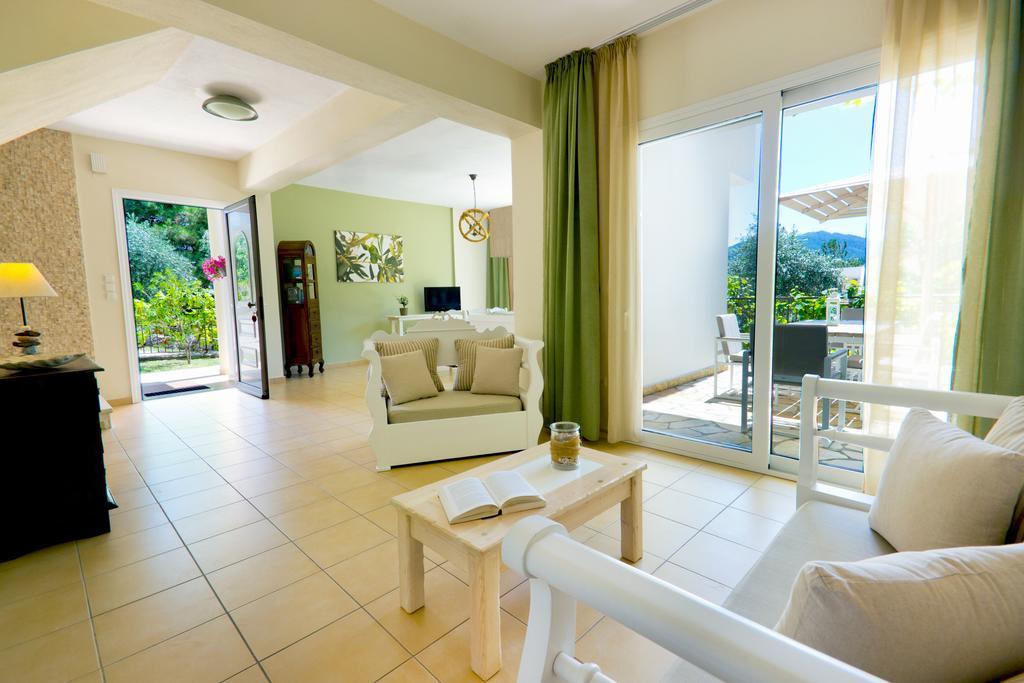לימנאס Thassian Villas חדר תמונה